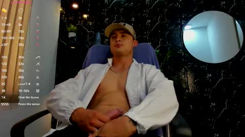 Snapshot of alexander_ferre chatting on 4, 10, 2025 Alexander online show from 4, 10, 2025