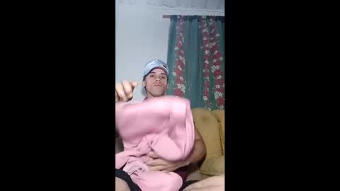 Snapshot of alexander_golden chatting on 4, 12, 2025 alexander_golden online show from 4, 12, 2025