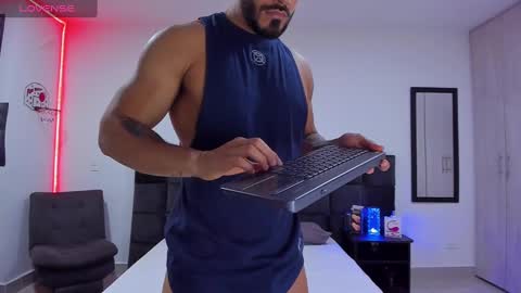 Onlyfansalexmartinezwb  Instagram alexwbmartinez  Twitter martinezcb937 online show from 25, 1, 2025