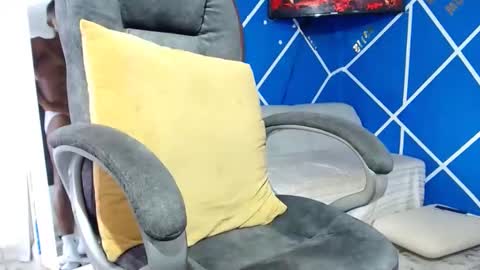 Snapshot of alexander_megan chatting on 18, 11, 2025 alexander online show from 18, 11, 2025