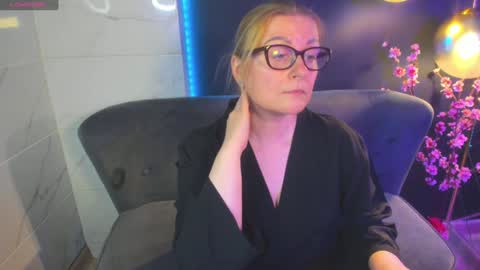 Snapshot of alexandra_kind chatting on 10, 1, 2025 Alexandra online show from 10, 1, 2025