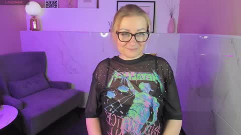 Snapshot of alexandra_kind chatting on 23, 2, 2025 Alexandra online show from 23, 2, 2025