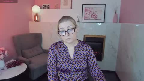 Snapshot of alexandra_kind chatting on 25, 2, 2025 Alexandra online show from 25, 2, 2025