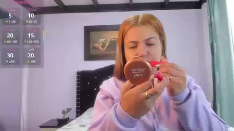 Snapshot of alexandra_torress chatting on 17, 10, 2025 alexandra online show from 17, 10, 2025
