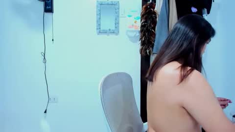 Snapshot of alexarobins chatting on 18, 11, 2025 Alexa online show from 18, 11, 2025