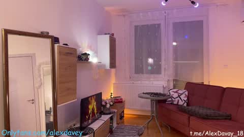 Snapshot of alexdavey chatting on 7, 1, 2025           online show from 7, 1, 2025