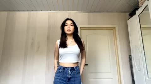 Snapshot of alexiaficke chatting on 13, 4, 2026 Emila online show from 13, 4, 2026