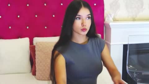 Snapshot of alexisdevine chatting on 18, 9, 2025 alexisdevine online show from 18, 9, 2025