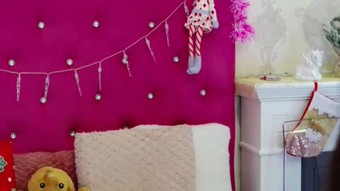 Snapshot of alexisdevine chatting on 15, 12, 2025 alexisdevine online show from 15, 12, 2025