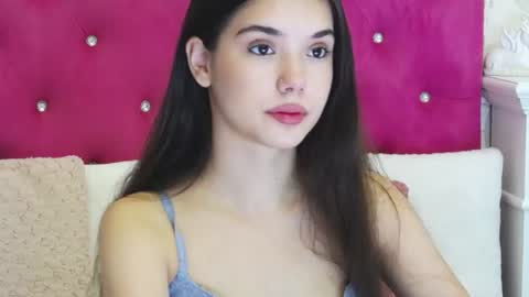 Snapshot of alexisdevine chatting on 7, 7, 2026 alexisdevine online show from 7, 7, 2026