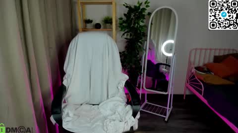 Alexis   Mon Tue Wed Thu Fri 7 GMT 0100am-0700am  online show from 13, 2, 2026