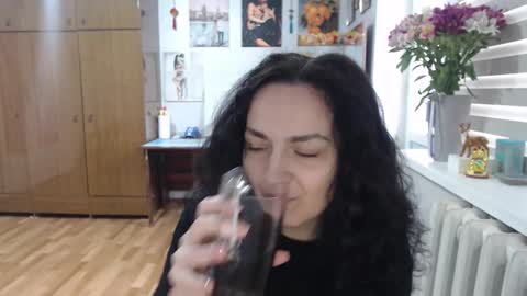 AlexisMillers online show from 12, 4, 2026