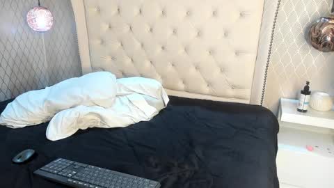 Alexsavage  online show from 3, 3, 2025