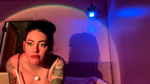 alexstitchins online show from 30, 6, 2026