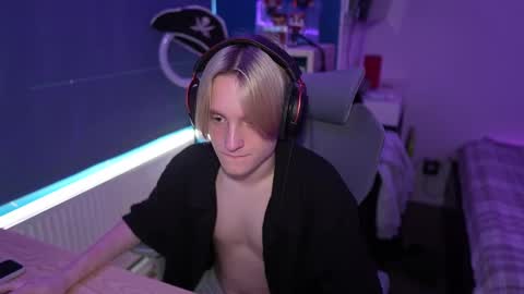 Snapshot of alexycutie chatting on 13, 9, 2025 Alexycutie online show from 13, 9, 2025