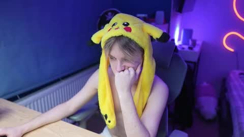 Snapshot of alexycutie chatting on 8, 1, 2026 Alexycutie online show from 8, 1, 2026