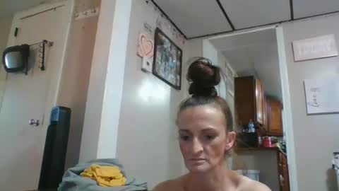 Snapshot of ali_tayler chatting on 15, 10, 2025 ali_tayler online show from 15, 10, 2025