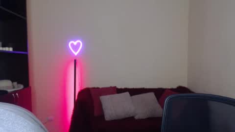 Alianna online show from 2, 2, 2025