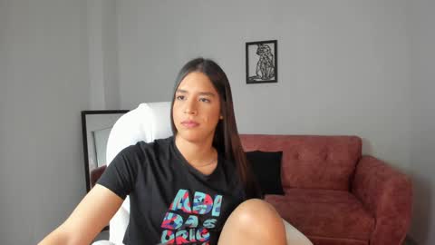 Snapshot of alice23jones chatting on 4, 1, 2025 Alice online show from 4, 1, 2025