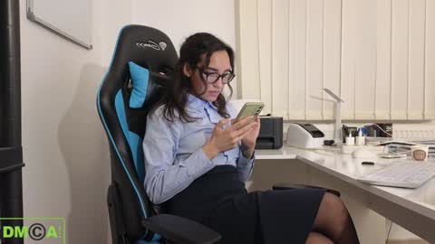 A R Y A  T I A online show from 7, 1, 2025