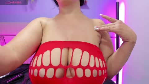 alice_brookss_ online show from 17, 12, 2024