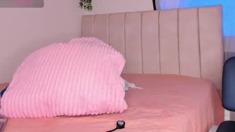 Snapshot of alice_guzman1 chatting on 16, 11, 2025 ALICE Alice guzman online show from 16, 11, 2025