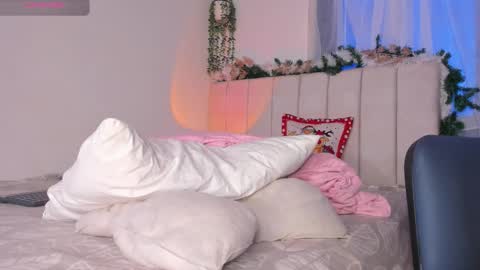 Snapshot of alice_guzman1 chatting on 16, 12, 2025 ALICE Alice guzman online show from 16, 12, 2025