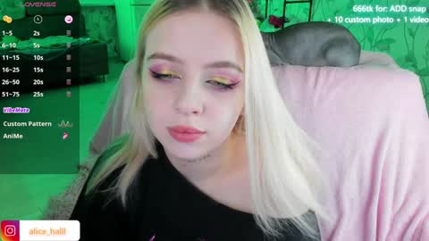 alice_halle online show from 13, 12, 2024