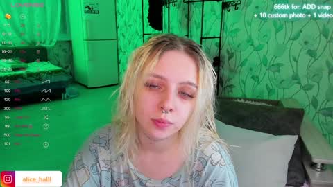 alice_halle online show from 2, 1, 2025