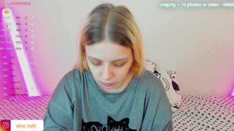 alice_halle online show from 2, 2, 2025