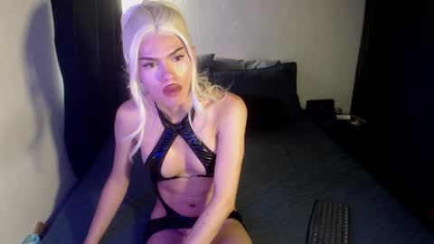 alice_m00nn online show from 11, 5, 2026