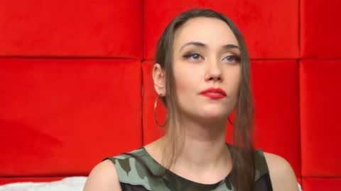 Snapshot of alice_munro chatting on 1, 2, 2025 AliceMunro online show from 1, 2, 2025