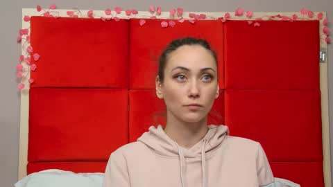 Snapshot of alice_munro chatting on 5, 3, 2025 AliceMunro online show from 5, 3, 2025