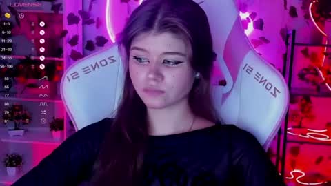 Snapshot of alice_tails chatting on 12, 6, 2026 Alice online show from 12, 6, 2026