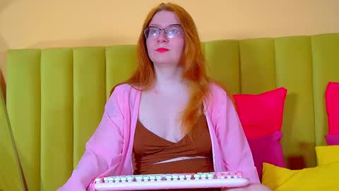 Snapshot of aliceallisons chatting on 27, 11, 2025 Alice online show from 27, 11, 2025