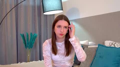 Snapshot of aliceatkin chatting on 18, 1, 2026 Alice online show from 18, 1, 2026