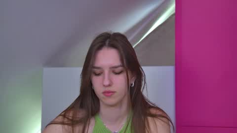 Snapshot of aliceatkin chatting on 21, 6, 2026 Alice online show from 21, 6, 2026