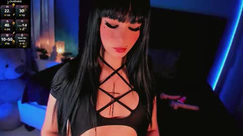 Snapshot of alicebby_bigcock19 chatting on 25, 11, 2025 Alice online show from 25, 11, 2025