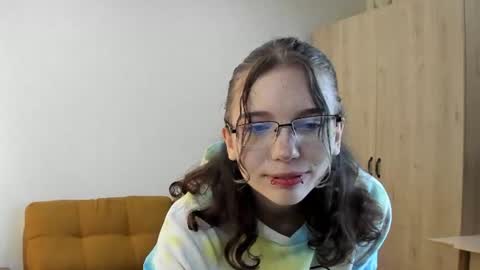 Snapshot of alicecutness chatting on 16, 6, 2026 Alice online show from 16, 6, 2026