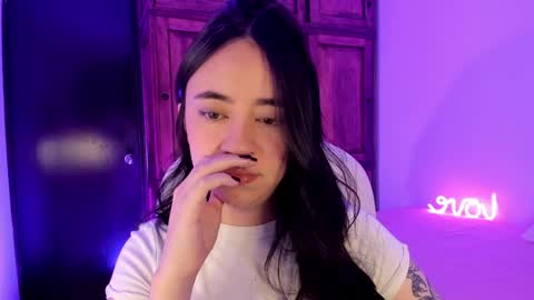 Snapshot of alicee_2 chatting on 4, 12, 2024 Aliceee .. 97YP9VWGZHrefnav wishlist lists 1 online show from 4, 12, 2024