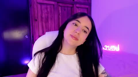 Snapshot of alicee_2 chatting on 3, 1, 2025 Aliceee .. 97YP9VWGZHrefnav wishlist lists 1 online show from 3, 1, 2025