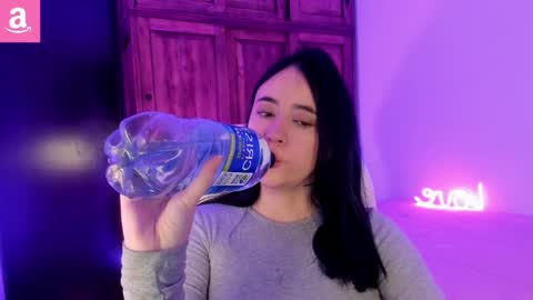 Snapshot of alicee_2 chatting on 27, 2, 2025 Aliceee .. 97YP9VWGZHrefnav wishlist lists 1 online show from 27, 2, 2025