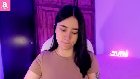 Snapshot of alicee_2 chatting on 6, 3, 2025 Aliceee .. 97YP9VWGZHrefnav wishlist lists 1 online show from 6, 3, 2025