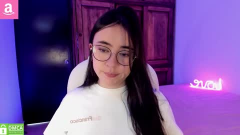 Snapshot of alicee_2 chatting on 26, 11, 2025 Aliceee .. 97YP9VWGZHrefnav wishlist lists 1 online show from 26, 11, 2025