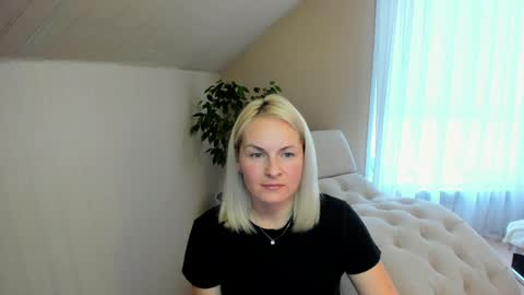 Snapshot of alicee__grace chatting on 16, 12, 2024 Alicee online show from 16, 12, 2024
