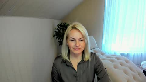 Snapshot of alicee__grace chatting on 17, 12, 2024 Alicee online show from 17, 12, 2024
