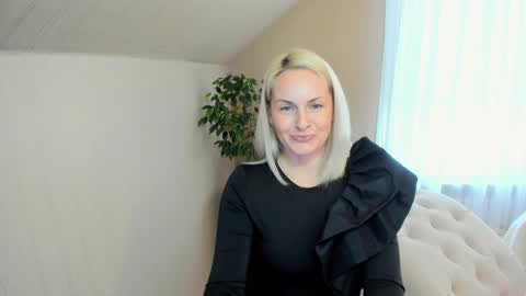 Snapshot of alicee__grace chatting on 24, 12, 2024 Alicee online show from 24, 12, 2024