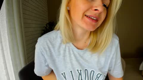 Snapshot of alicee__grace chatting on 3, 2, 2025 Alicee online show from 3, 2, 2025
