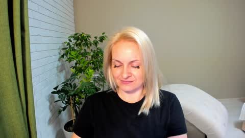 Snapshot of alicee__grace chatting on 7, 2, 2025 Alicee online show from 7, 2, 2025