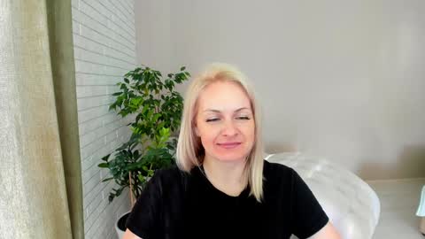 Snapshot of alicee__grace chatting on 8, 2, 2025 Alicee online show from 8, 2, 2025